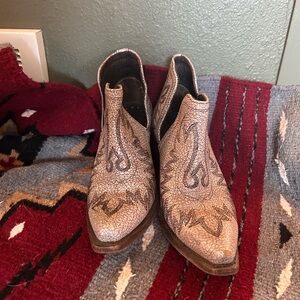 Ariat Cracked Leather Ankle Booties - Brown